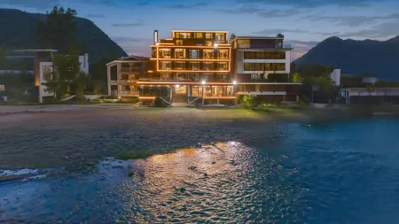 Bonfire Villa · Creekside · Starry Sky Pool Family Vacation Homestay (Moon Bay Scenic Area)