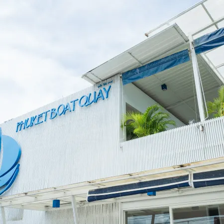 Phuket Boat Quay Hotel Panwa Beach Отели рядом с достопримечательностью «Залив Макхам»