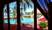 Noble Yacht Club - Infinity Pools