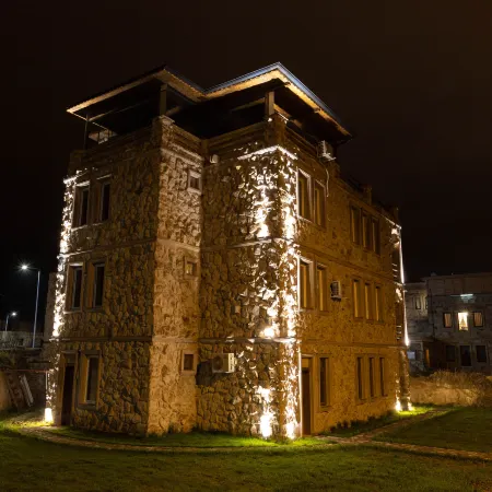 Ala Stone Hotel Отели рядом с достопримечательностью «Al Nazar Church»