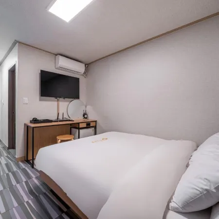 Peanut Hotel