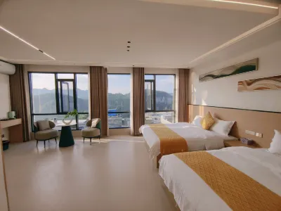 Zhijin Cave Zhiyuan Inn Hotels near Wujiang River Source Gallery