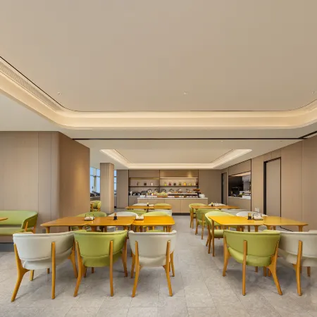 Meihe Hotel Yellow Crane Tower Branch Отели рядом с достопримечательностью «Хубэй, Китай, Южная Механическая Школа (Школьный Департамент)»