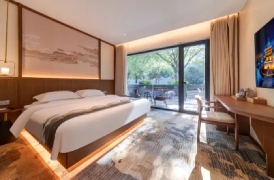 花築·隱世驛常安酒店（西安鐘鼓樓灑金橋地鐵站店） 酒店