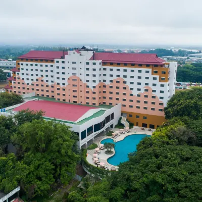 The Heritage Chiang Rai Hotel and Convention Hotels near Temrom Pub and Restaurant
