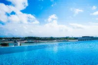 THE NEST NAHA - piscina