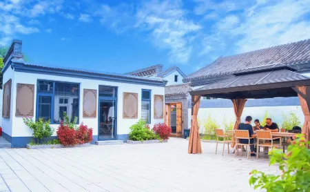 The Baiyang Lake Wangyue Island No.18 Farmhouse Отели рядом с достопримечательностью «Lotus Grand View Garden»