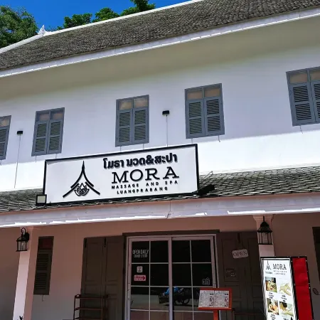 Lao Hmong Hotel（Luang Prabang Old Town Center Store near JC Supermarket)