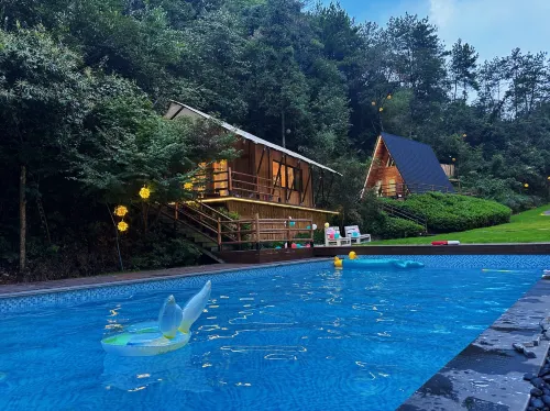 Sun Valley Shiwujian Murren Glamping - บ้านพักหลังเล็ก