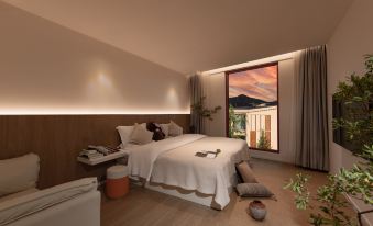 Shangri-La and Slow Homestay