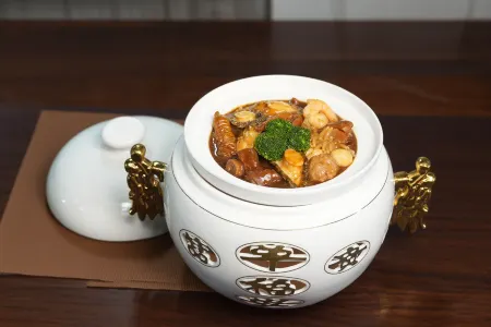 Jin Yuan International Hotel Отели рядом с достопримечательностью «Wenlan Bridge»