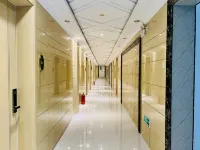 Baishun Holiday Hotel - parking