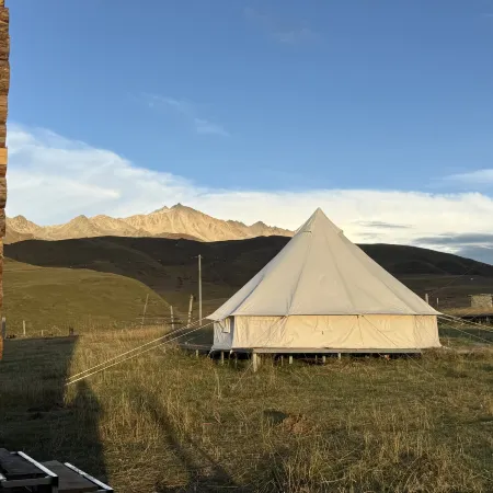 Dumucang Homestay (Tagong Grassland)