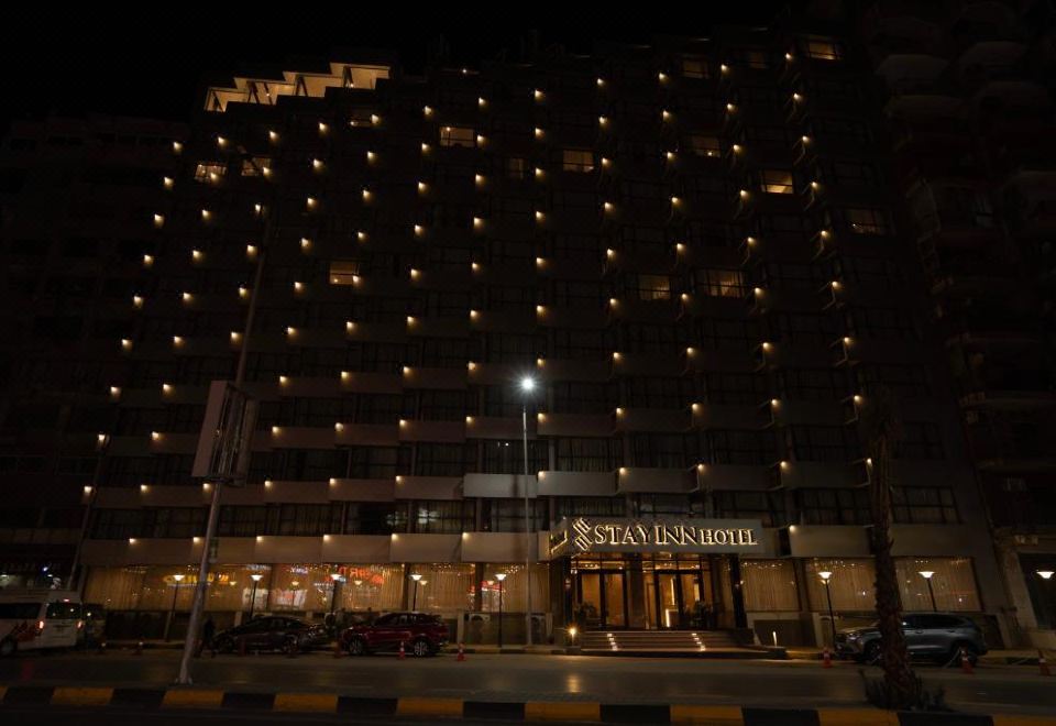 4. 스테이 인 피라..