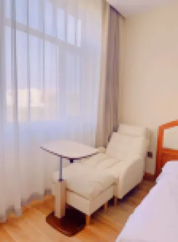 Yitai Business Internet Hotel