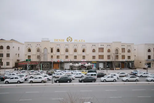 デンディ・プラザ