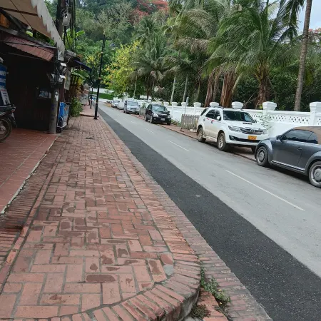 La Maison du Laos Отели рядом с достопримечательностью «Королевский Театр»