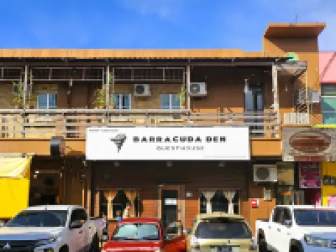 BarraCuda Den (previously known as Jono's Place) トゥン・サカラン海洋公園周辺のホテル