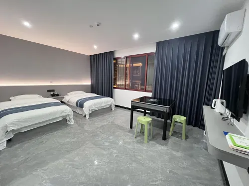 Zhenyuan Clover Homestay (Zhenyuan Ancient Town) - Business