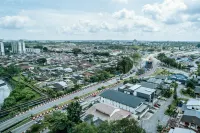 The Everly Lhesson Kuching
