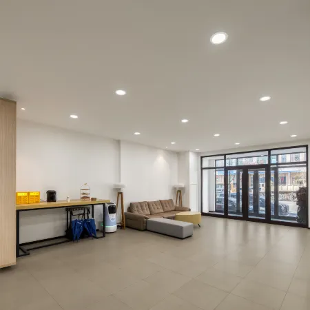 Hancheng Hotel (Harbin Exhibition Center Changjiang Road) Отели рядом с достопримечательностью «Телебашня Дракона»