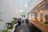 Yunxi Yueju Hotel (Shanghai International Tourism Resort Chongxi Road)
