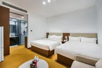 Xinyu Hotel (Shijingshan Bajiao Amusement Park Subway Station Branch)