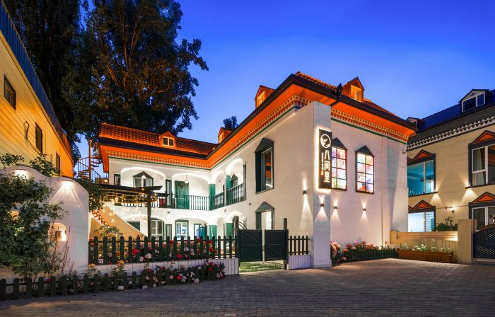 Bajianli Homestay (Yining Airport Liuxing Street)