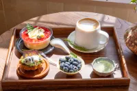 Fuxian Lake · No Yearning for Immortality · Wabi-Sabi Aesthetic Homestay - sarapan