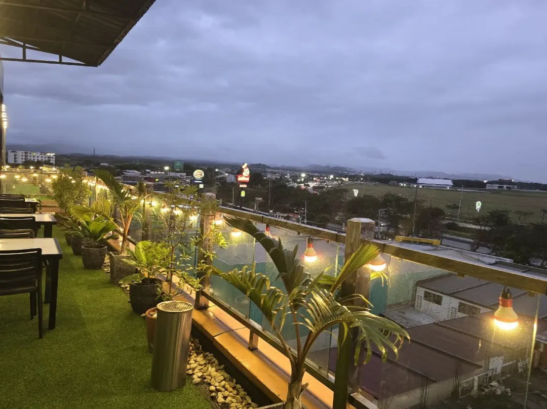 Sunday Sky Hotel In Korean Town Angeles, Near Clark International Airport - Mabalacat
