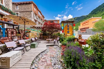 Chang Ping Inn(Four Girls Mountain Scenic Area) Hotels in 
