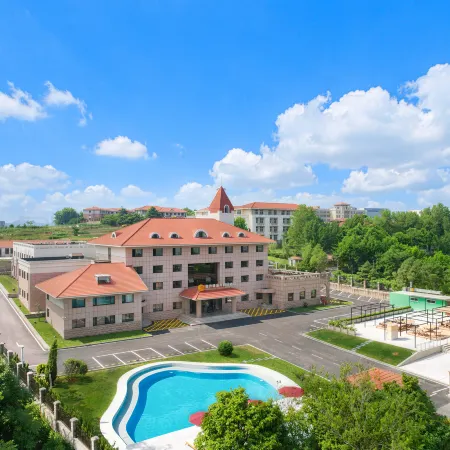 Qingdao Xinshatan Coast Holiday Hotel Отели рядом с достопримечательностью «Пляж Голден-Бич»