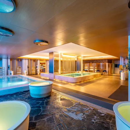 Shuigui Movie Hot Spring Hotel (Dezhou Tianqu Industrial Park Dezhou University)