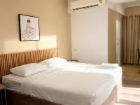 R 17 Living Hotel Отели рядом с достопримечательностью «Ратчадафисек»