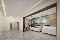 Lichun Rui-Xuan Hotel, Hongshan Square Subway Station, Wuchang Station, Wuhan. - parking