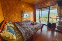Mon P Monjam - Resorts