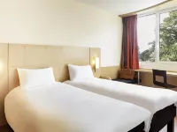 Ibis Cavaillon Luberon - Pools