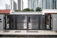 Skylight Landed Escape near KSL · Karaoke & PS4 - Villas