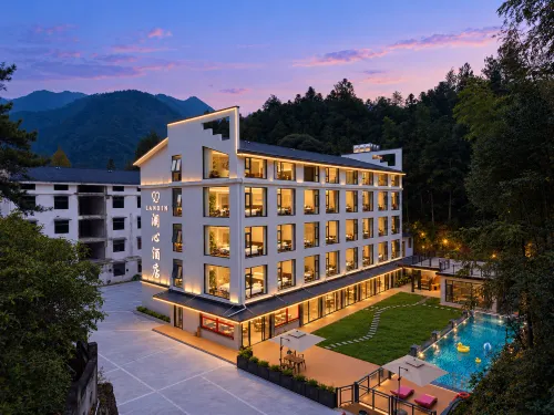 Lanxin · LANXIN Luxury Wild Swimming Pool Resort Hotel (Sanqingshan East Jinsha Cableway) - Pools