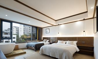 Floral Hotel· Wuyuan Huiyuge Hotel (Wuyuan High-speed Railway Station Shop)