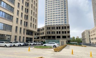 Lufeng  Hotel (Changji Financial Building)