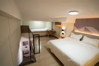 Xingyue International Apartment (Maoming High-Speed Railway Station Aegean Shopping Park) - Rooftop Pools