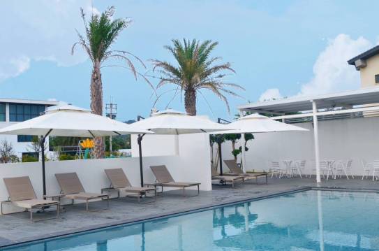 The Louts Villa