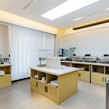 Xinzhi Hotel (Baotou Railway Station Financial Plaza Branch)