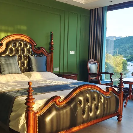 Yangxin Xiandao Lake Lihu Maple Moon Homestay