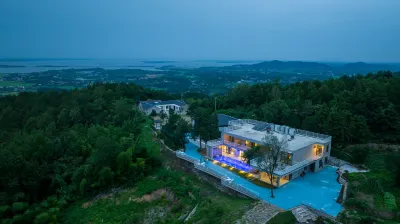Floral Hotel · Zongyang Jiuquyuan Hotel (Huanggongshan Branch)
