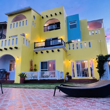 Place de L Sea View Resort Отели рядом с достопримечательностью «Пляж Байша»