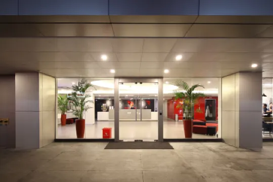 Red Planet Cubao Aurora Boulevard