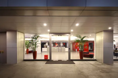 Red Planet Cubao Aurora Boulevard Отели рядом с достопримечательностью «Манила COD I.T. Building»