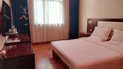 Linyi Tianyuan Hot Spring Hotel in Линьи